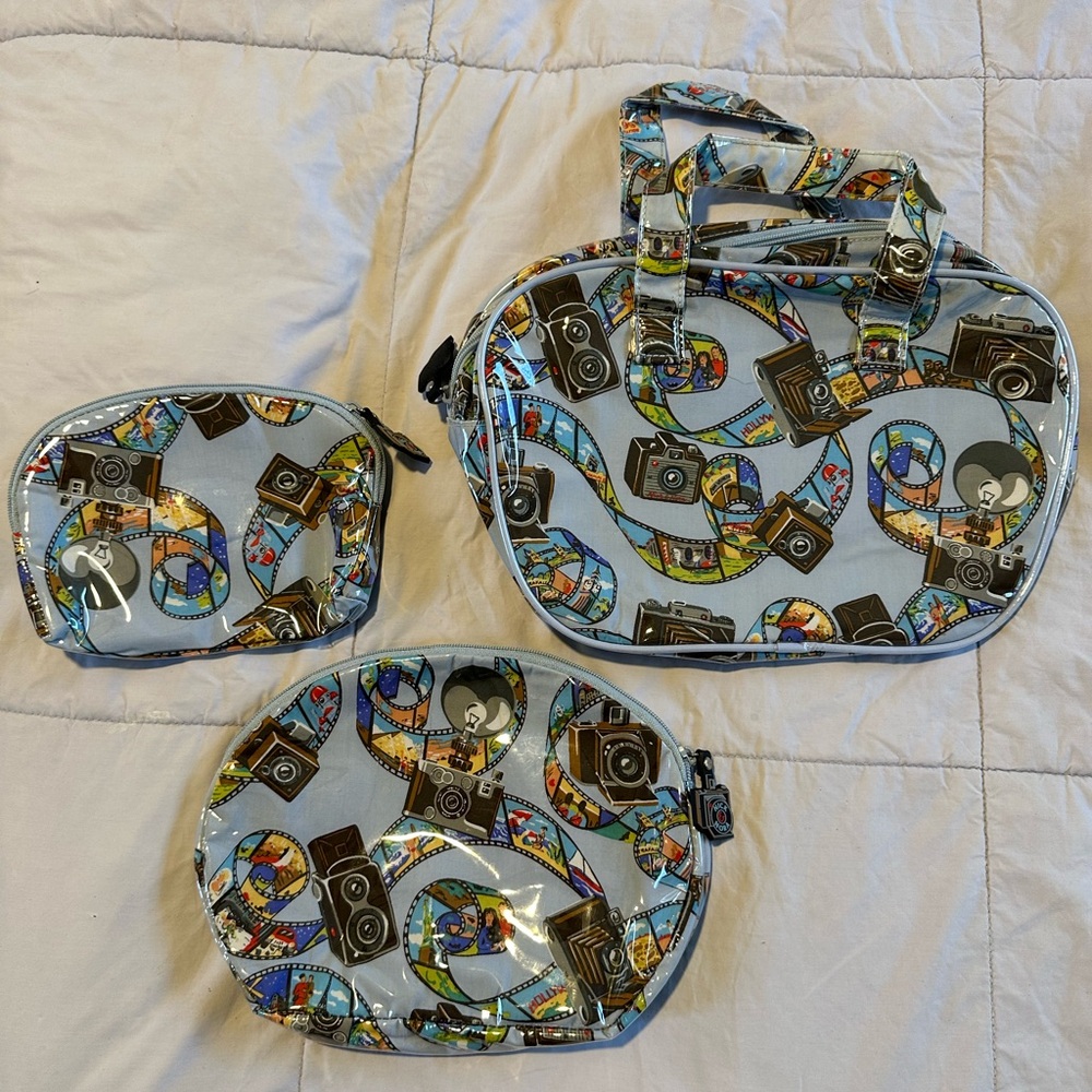 Nick & Nora make up case three peice set.